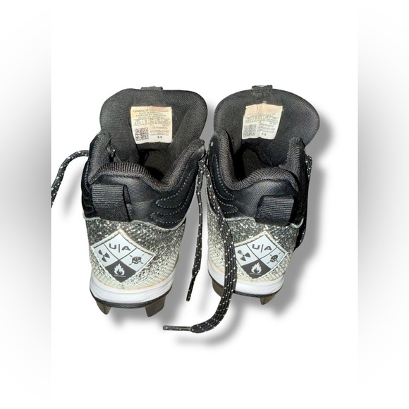Under Armour Kids Black and White Football Cleats - Picture 8 of 9